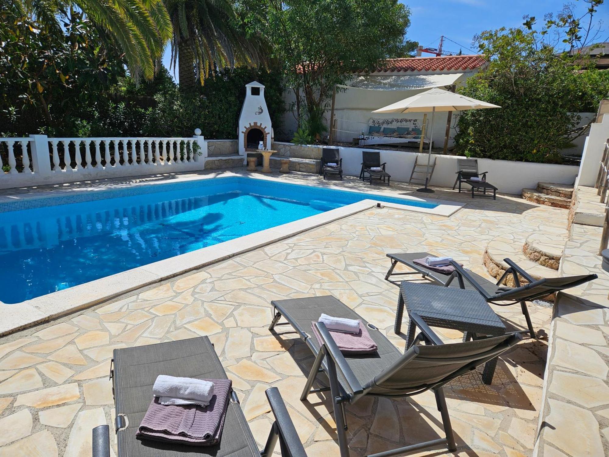 Private Mit Eigenem Pool Unter Palmen Сasa de vacaciones *
